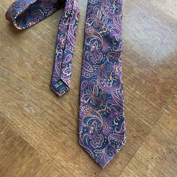 Bruno Piattelli Paisley Silk Tie in Purple and Gold 3.25" X 59" - Picture 1 of 7